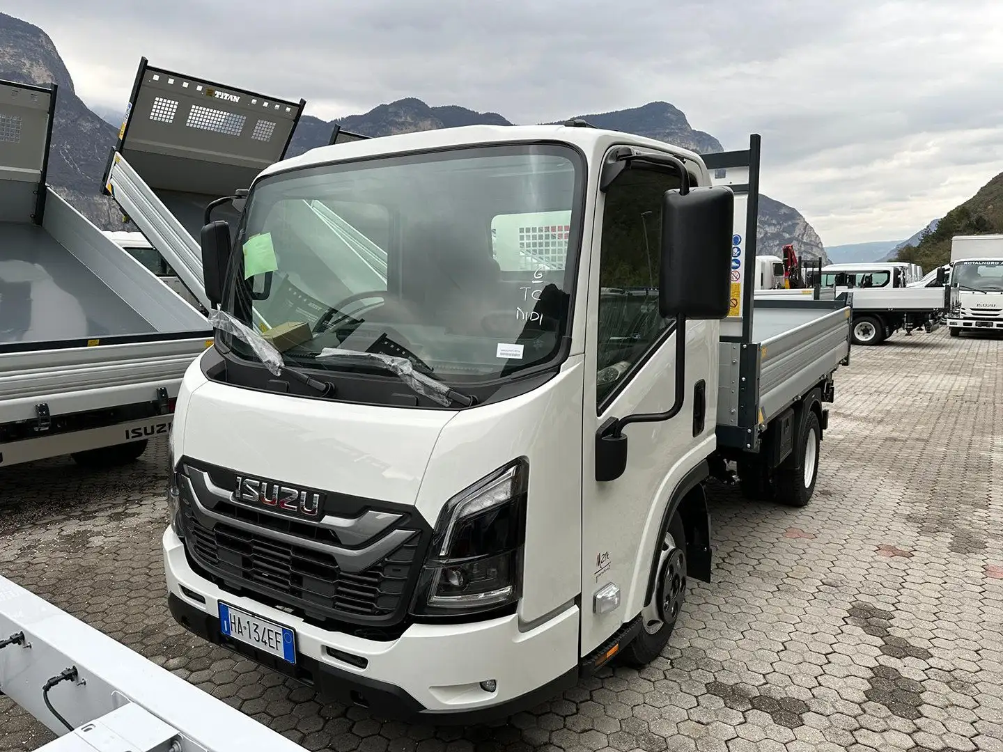 Isuzu M21 II T Heavy E 1.9d 120cv r.gem auto T E AISIN Blanco - 2