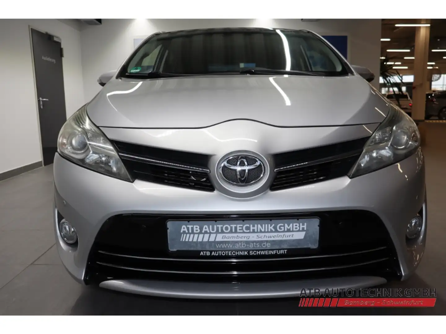 Toyota Verso 1.8l Multidrive S Skyview Edition 5-Sitzer Navi Srebrny - 2