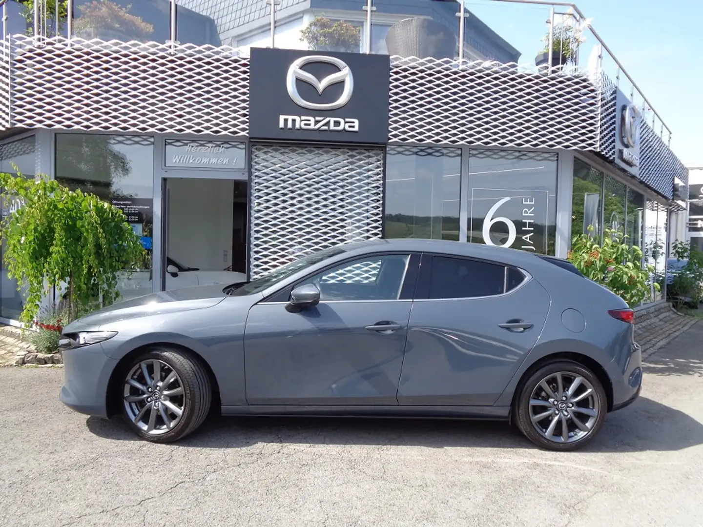 Mazda 3 Selection inkl. Design- und i-Activesense-Paket Gris - 2