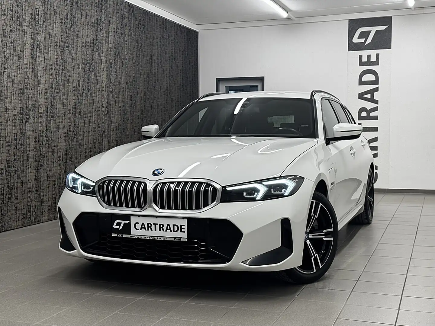 BMW 330 e M sport / LED/ VIRTUAL/ NAVI/ APP CONNECT/ LA... Weiß - 1