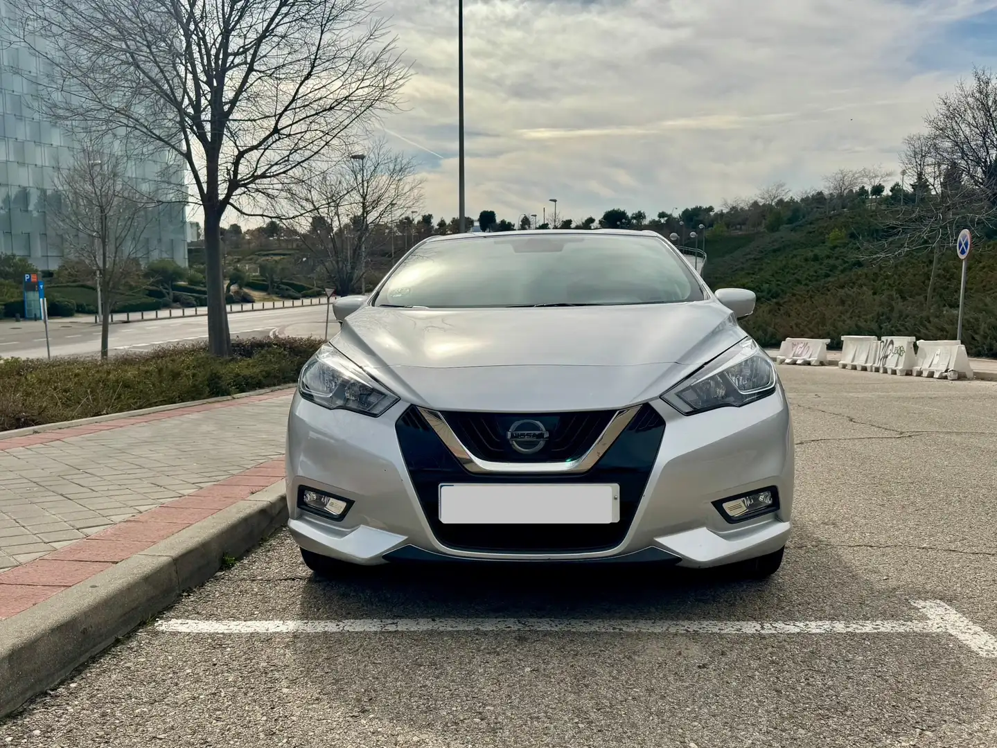 Nissan Micra 1.5dCi S Gris - 1