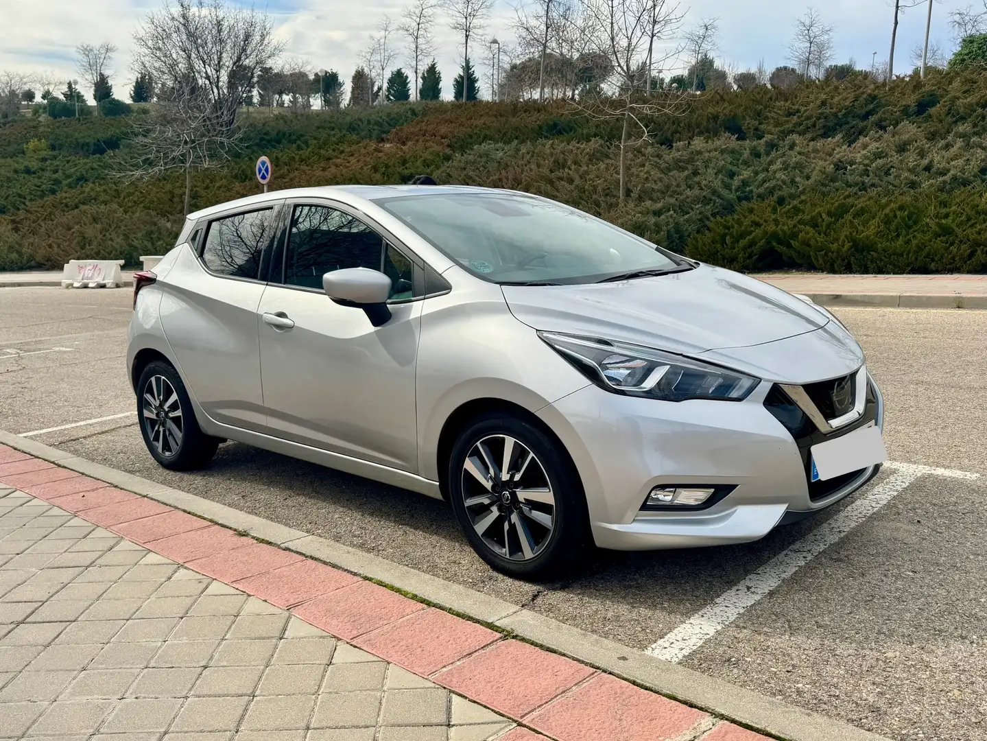 Nissan Micra 1.5dCi S Gris - 2