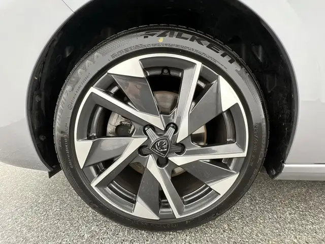 Peugeot 308 view 10