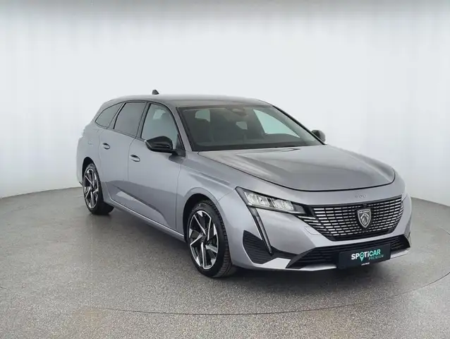 Peugeot 308 view 3