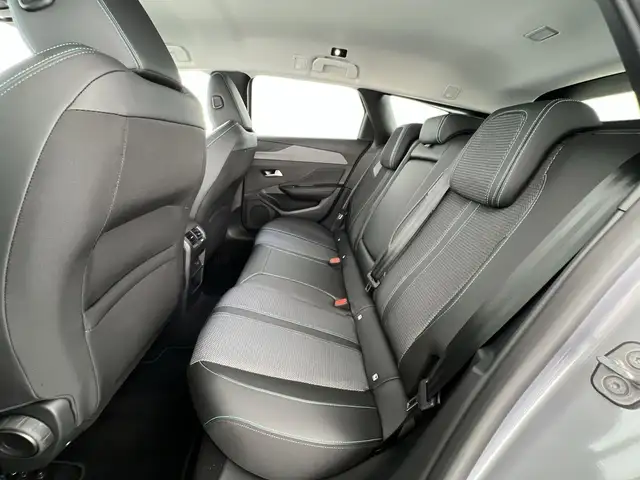 Peugeot 308 view 8