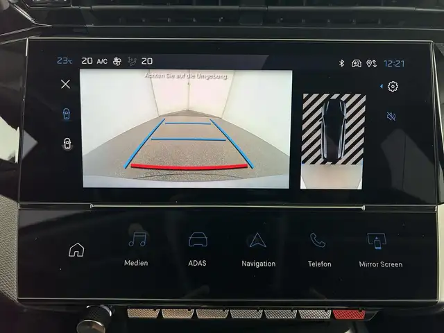 Peugeot 308 view 9