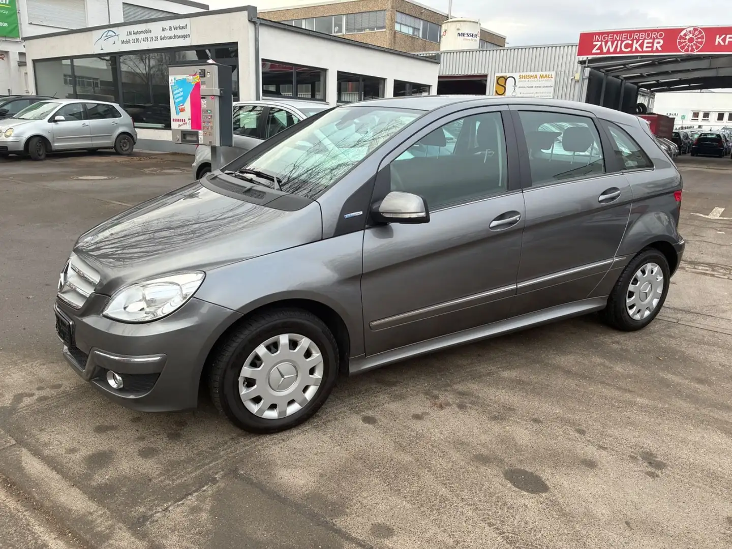 Mercedes-Benz B 180 Grau - 1