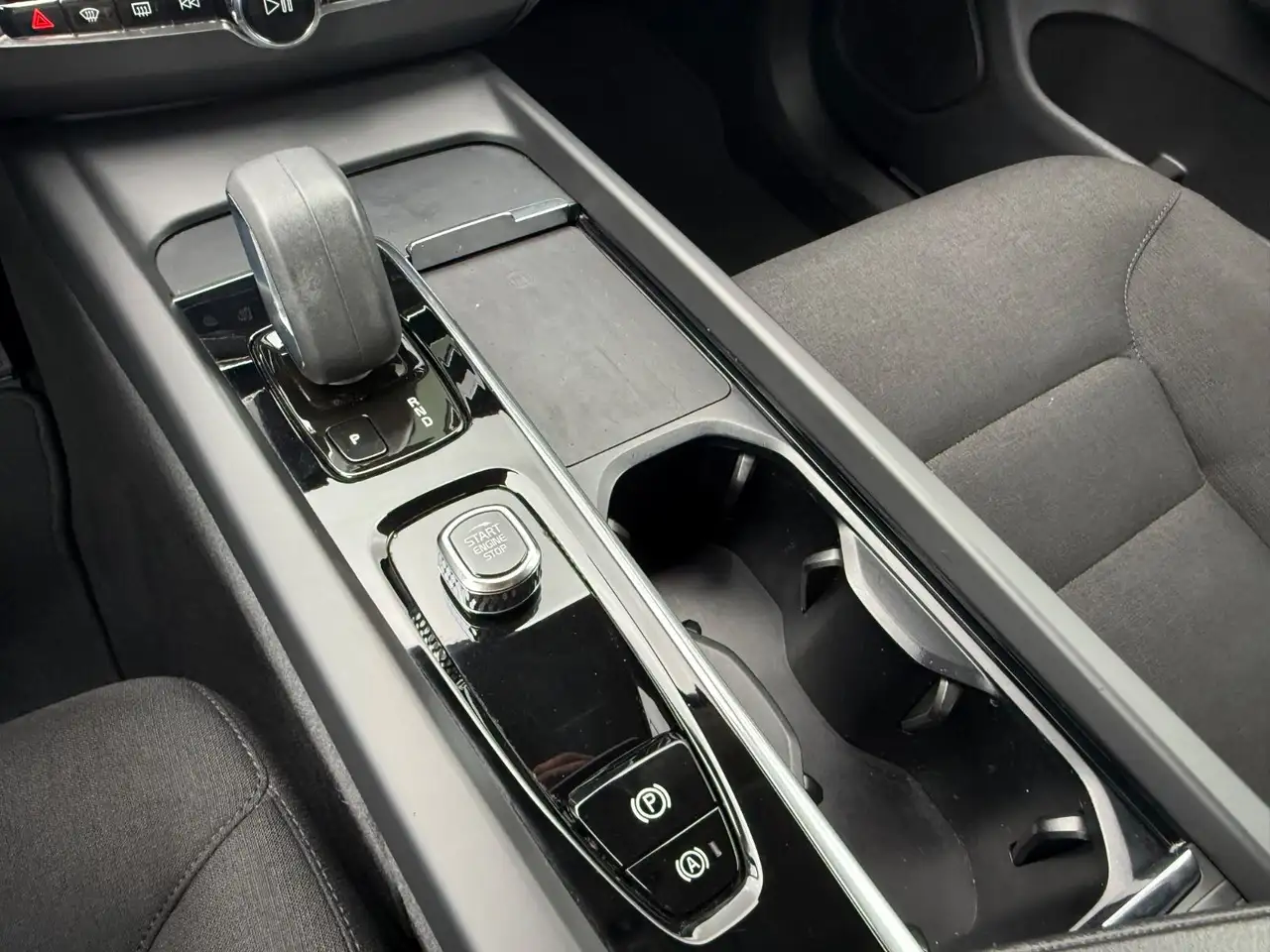Volvo XC60 Momentum*FaceLift*1.Hand*ACC*Key, миниатюра 24