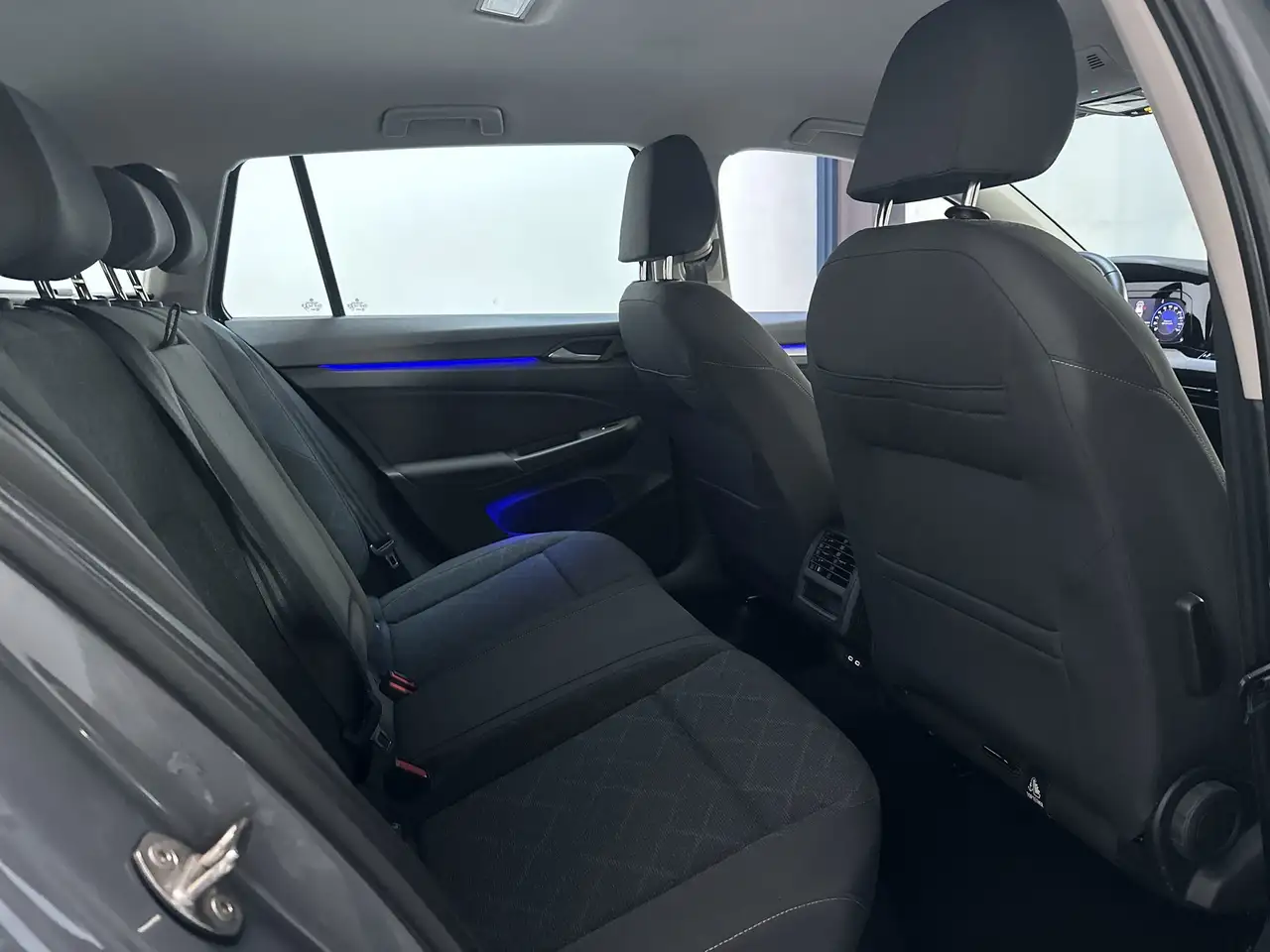 Volkswagen Golf 1.0 TSI 110pk Life Trekhaak Sfeerverlichting Navig, миниатюра 18