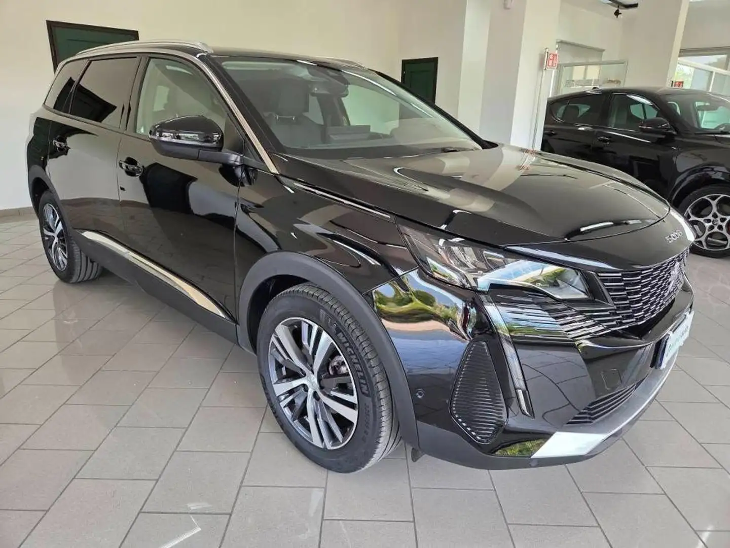 Peugeot 5008 BlueHDi 130 S&S EAT8 Allure Pack Schwarz - 1