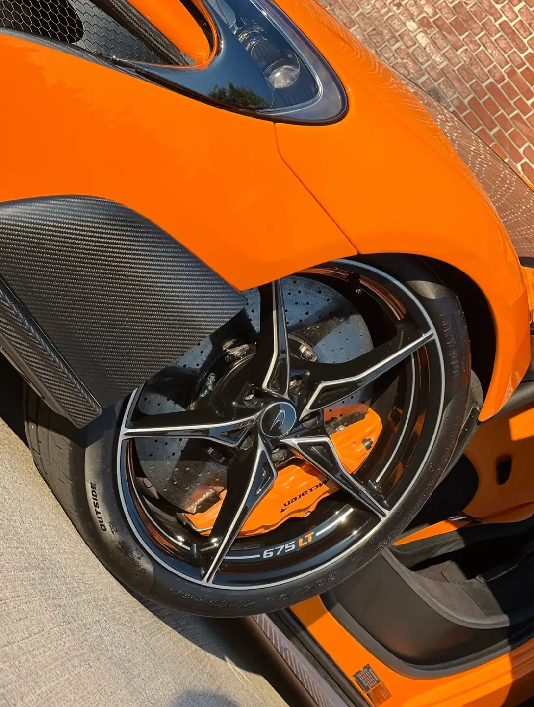맥라렌 675LT 2019 오렌지 사진 2