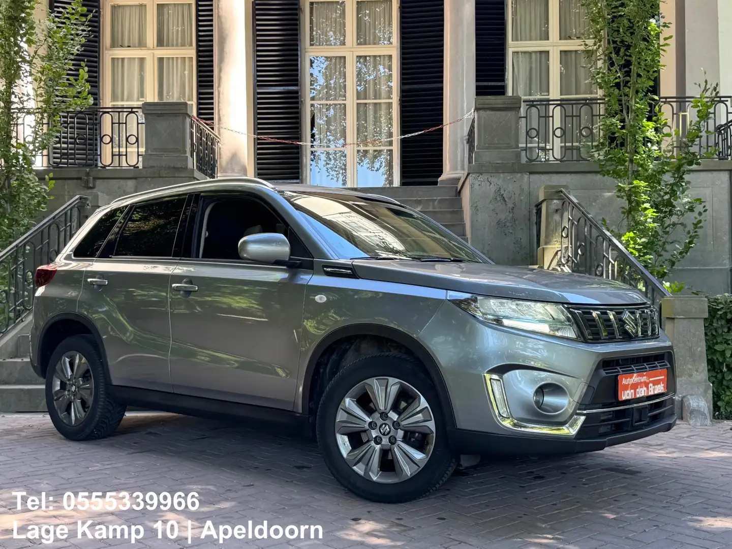 Suzuki Vitara 1.4 Boosterjet Privilege Smart Hybrid Automaat Nav Grijs - 1