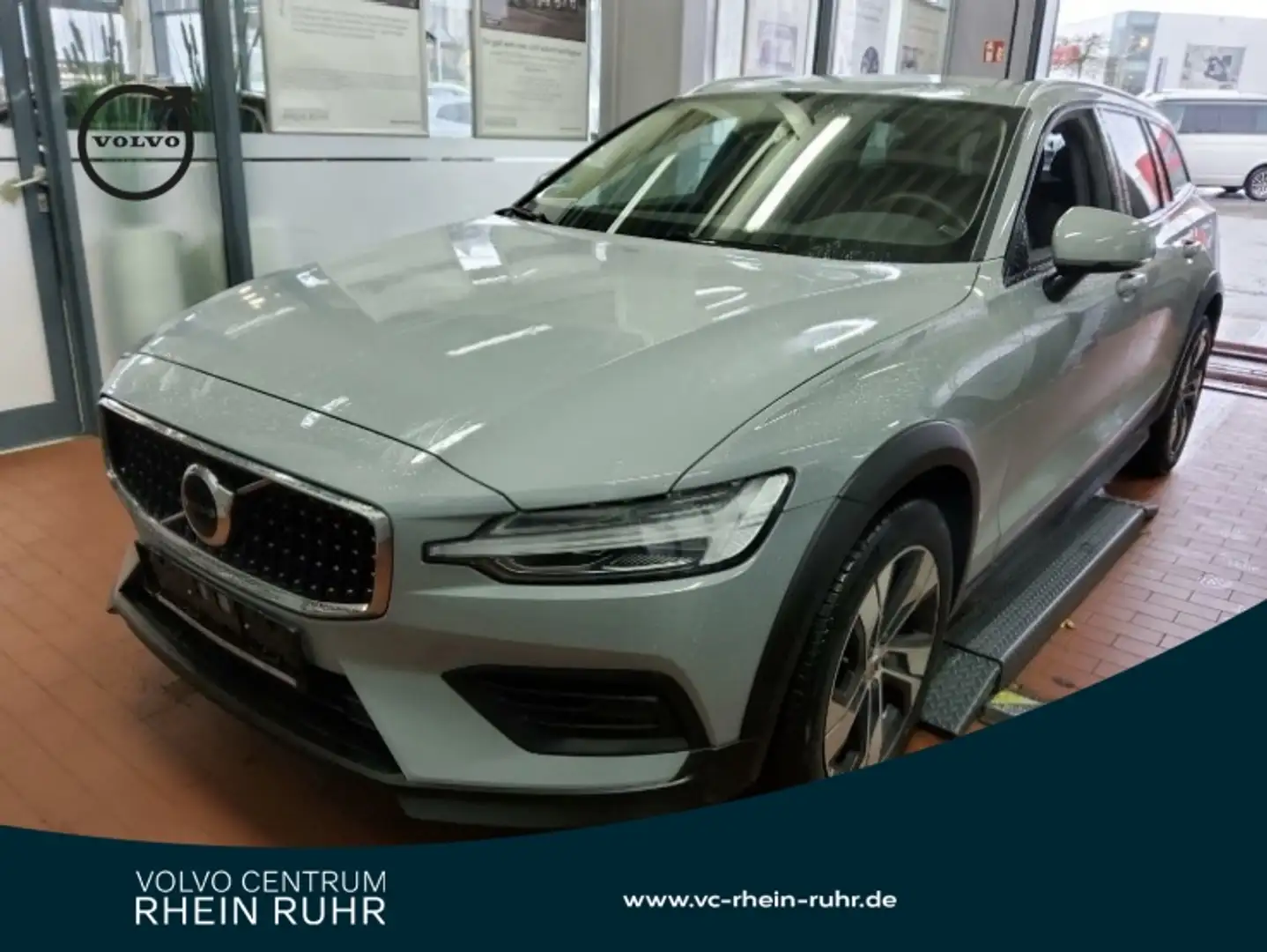 Volvo V60 Cross Country B4 AWD Plus+LEDER+PANO+DAB Grigio - 1