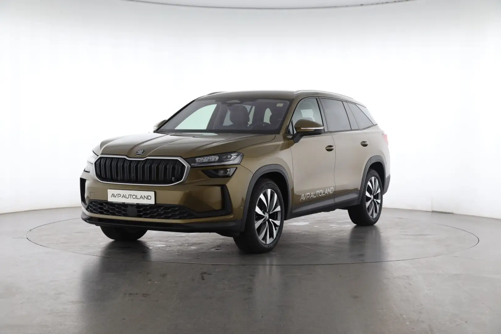 Skoda Kodiaq 2.0 TDI DSG 4x4 SELECTION | NAVI | LED | Gold - 2