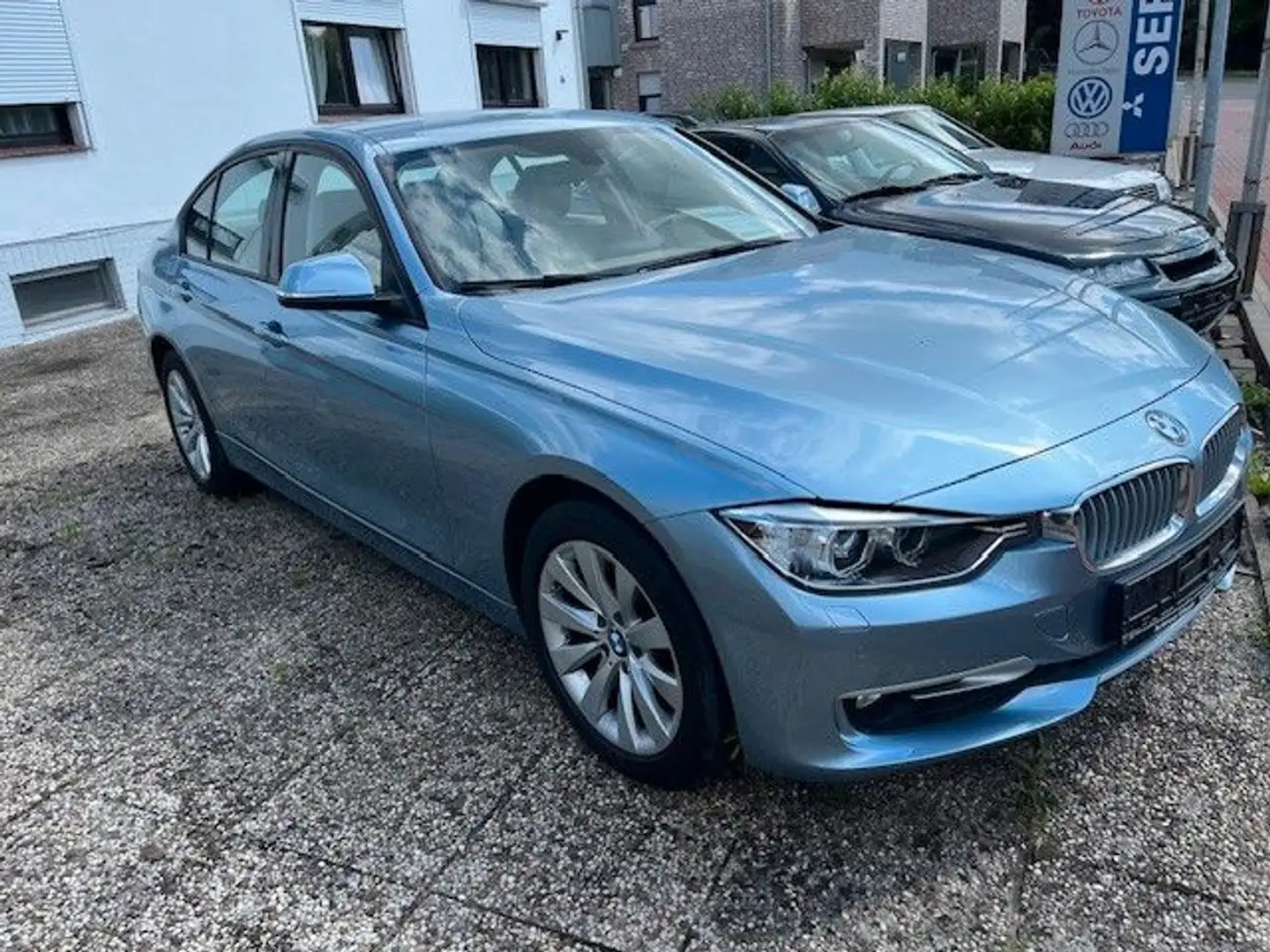 BMW 316 Baureihe 3 Lim. 316 i / nur 111 TKM Blau - 1