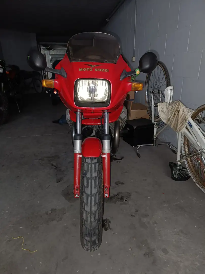 Moto Guzzi Le Mans Red - 2