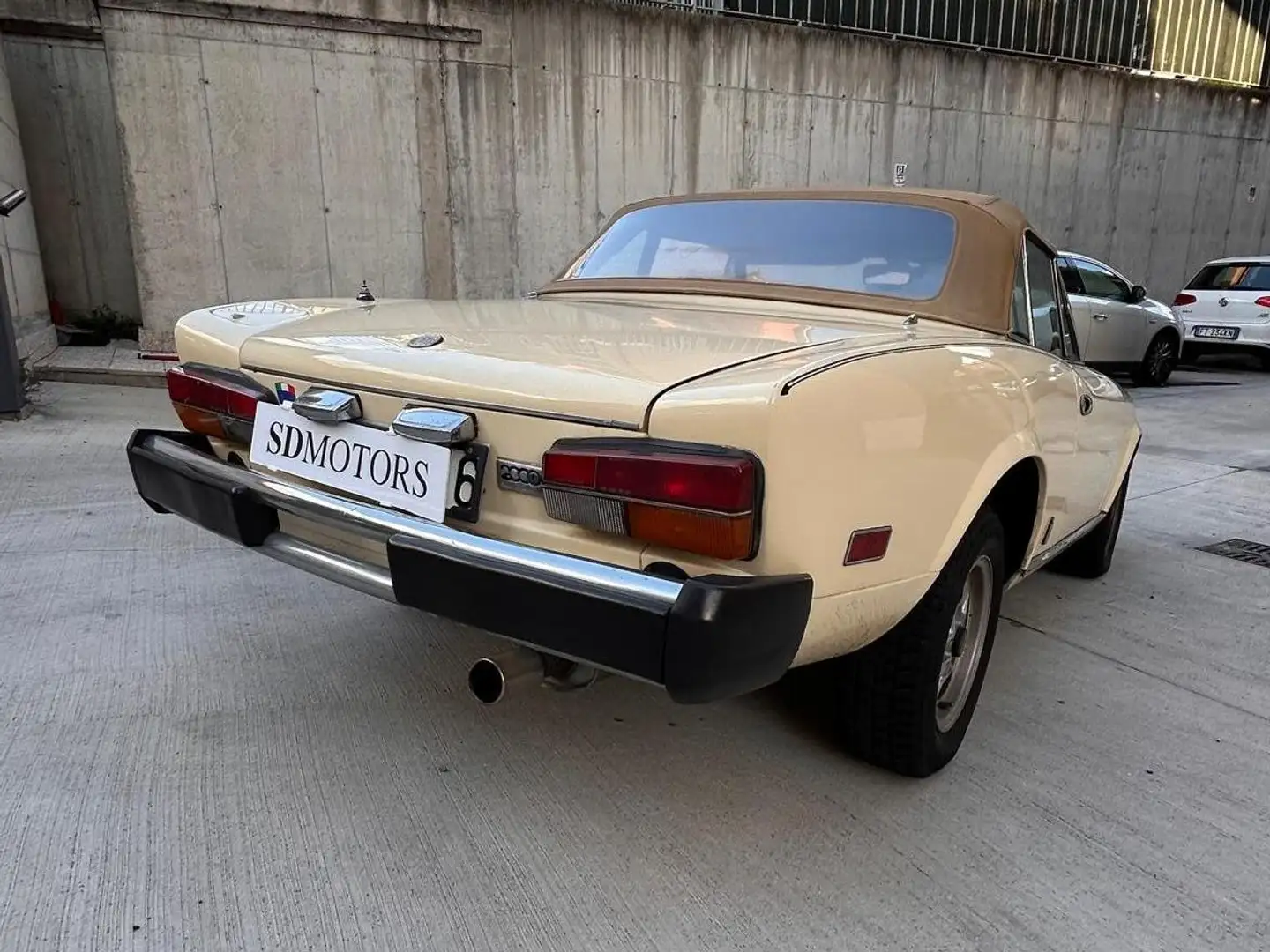 Fiat 124 Spider 124 Spider 2.0 Mod America ASI Beige - 2