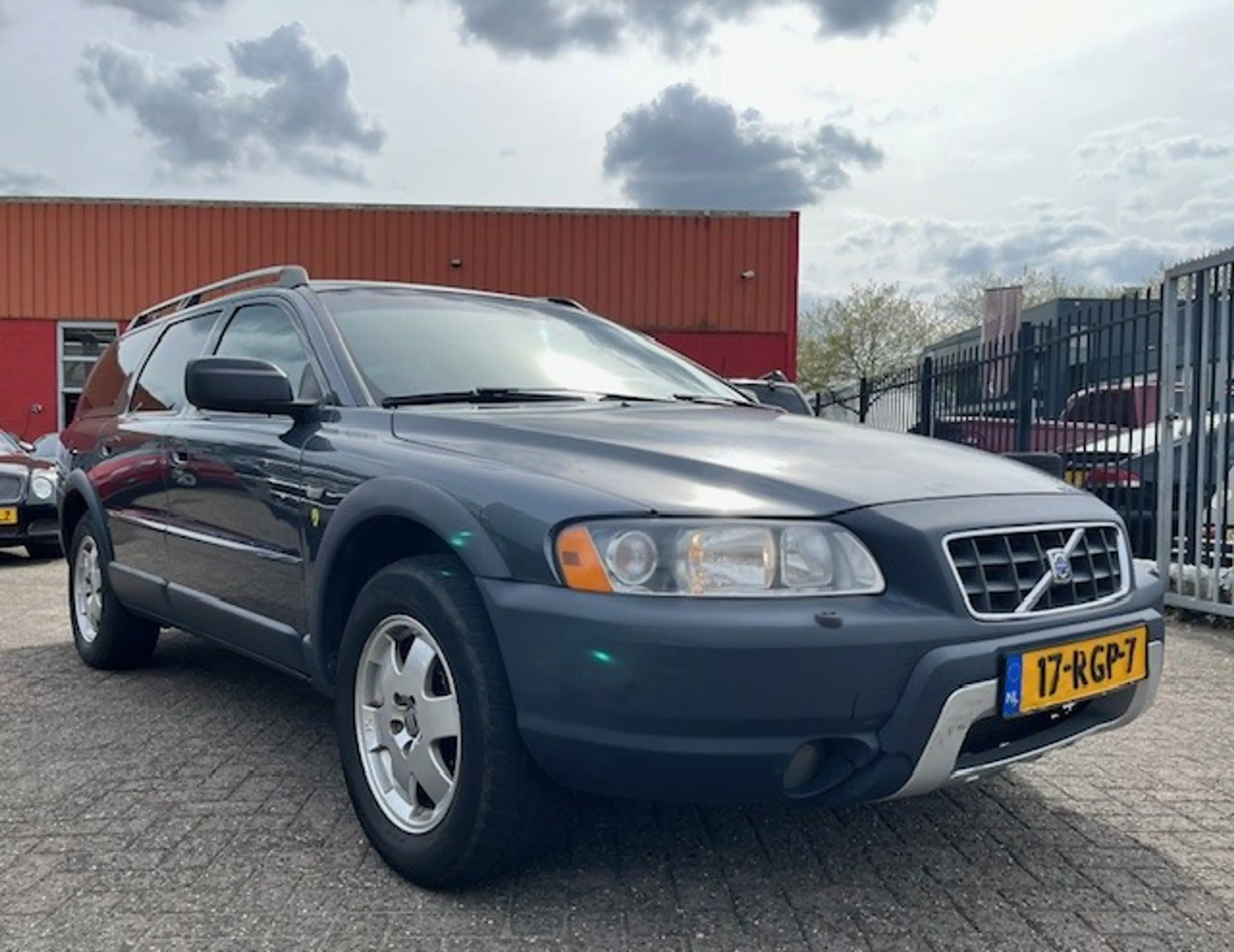 Volvo XC70 2.5 T Kinetic/Automaat/Trekhaak/Leder/Youngtimer/C — photo 16