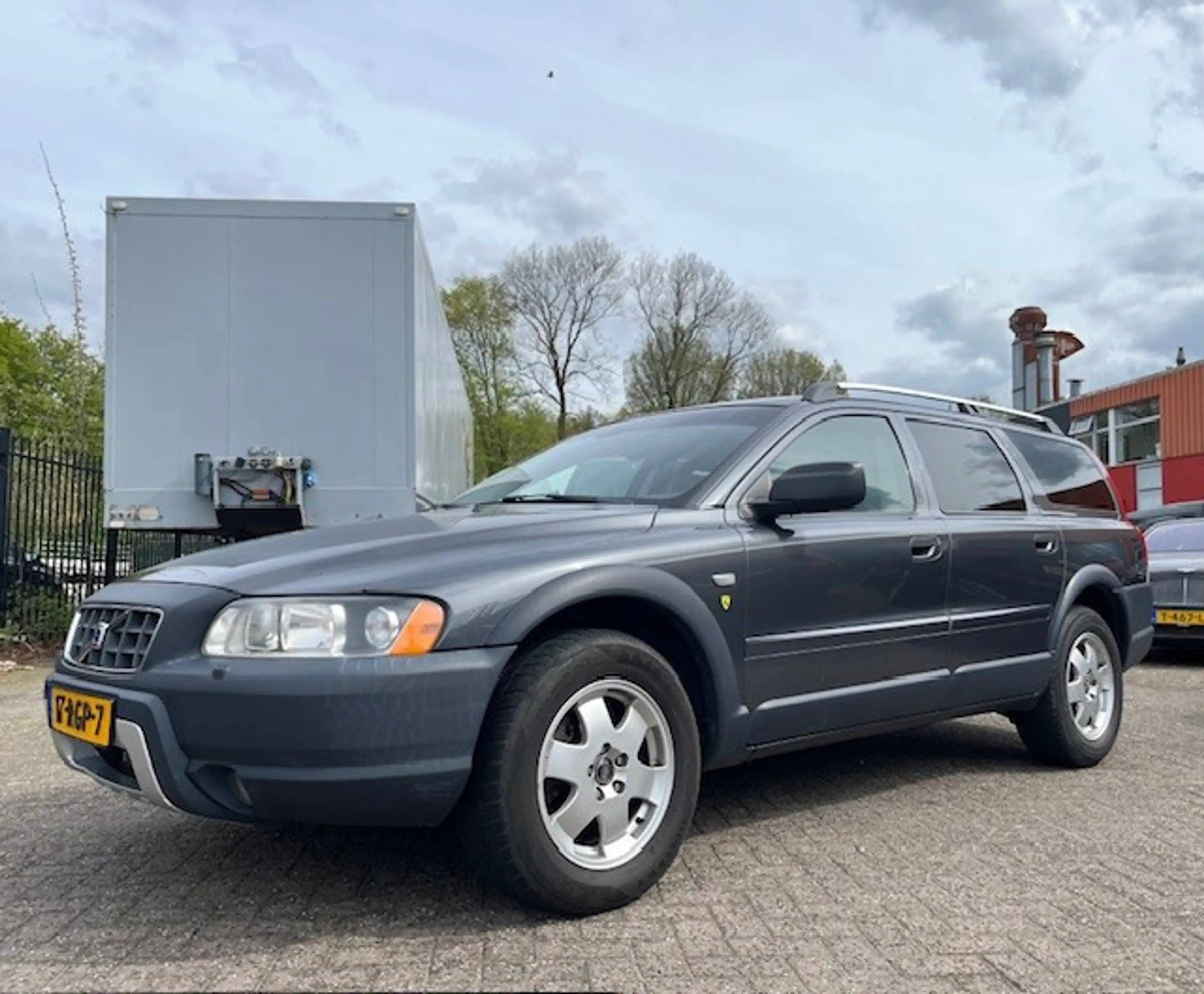 Volvo XC70 2.5 T Kinetic/Automaat/Trekhaak/Leder/Youngtimer/C