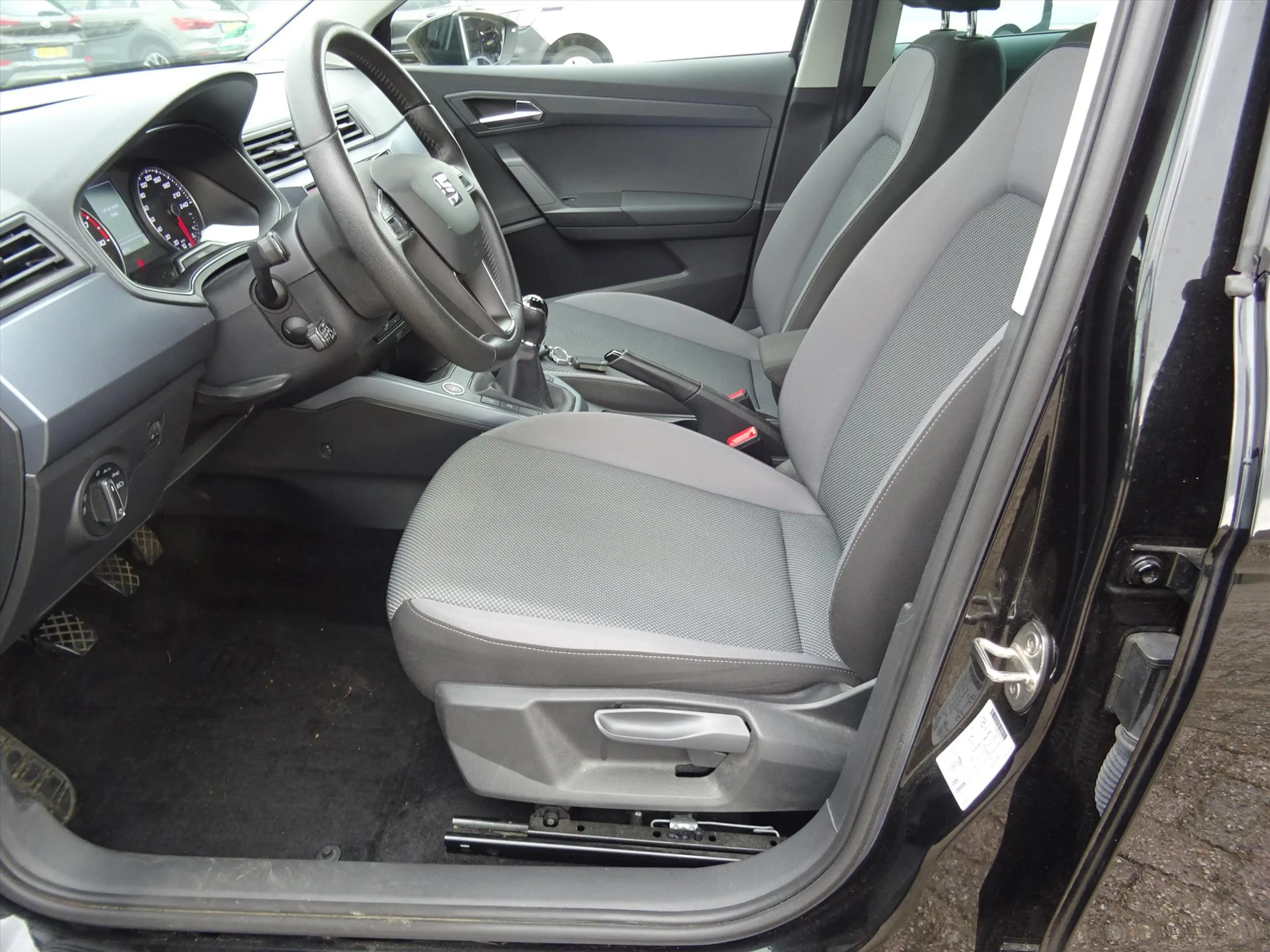 SEAT Arona 1.0 TSI 95pk Style — photo 8
