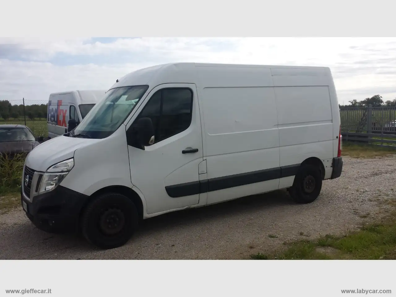 Nissan NV400