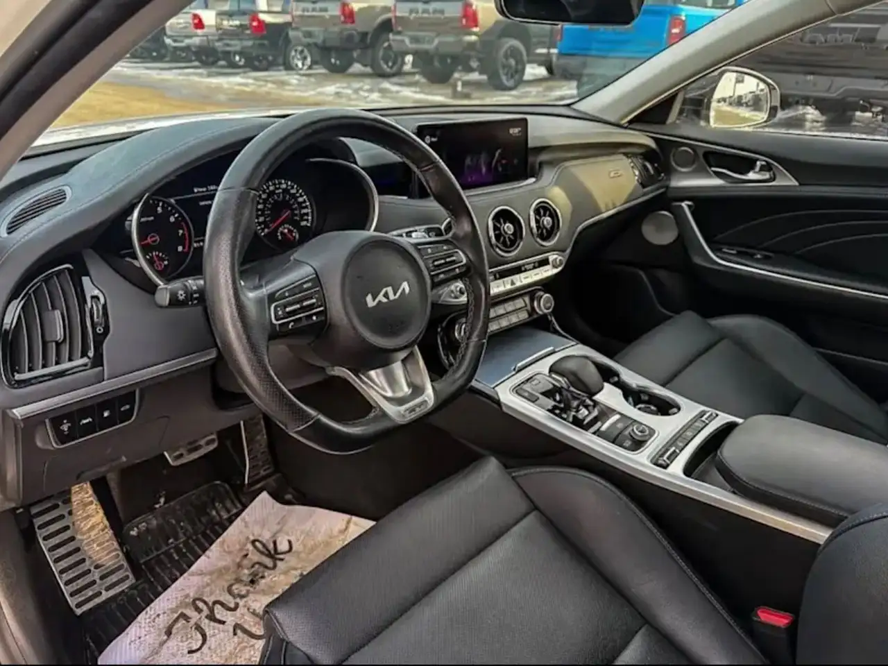 Kia Stinger снимка Kia Stinger