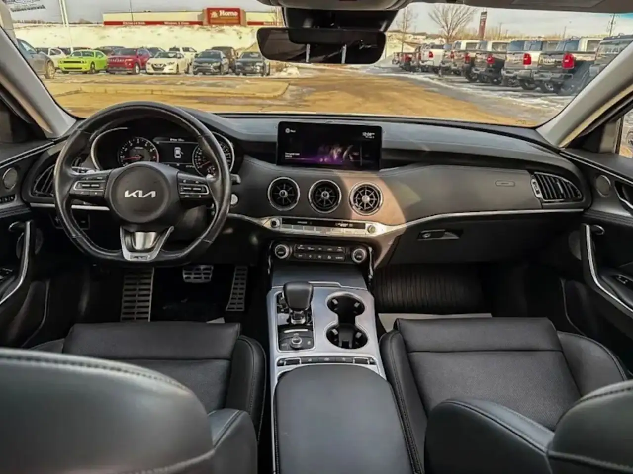 Kia Stinger снимка Kia Stinger