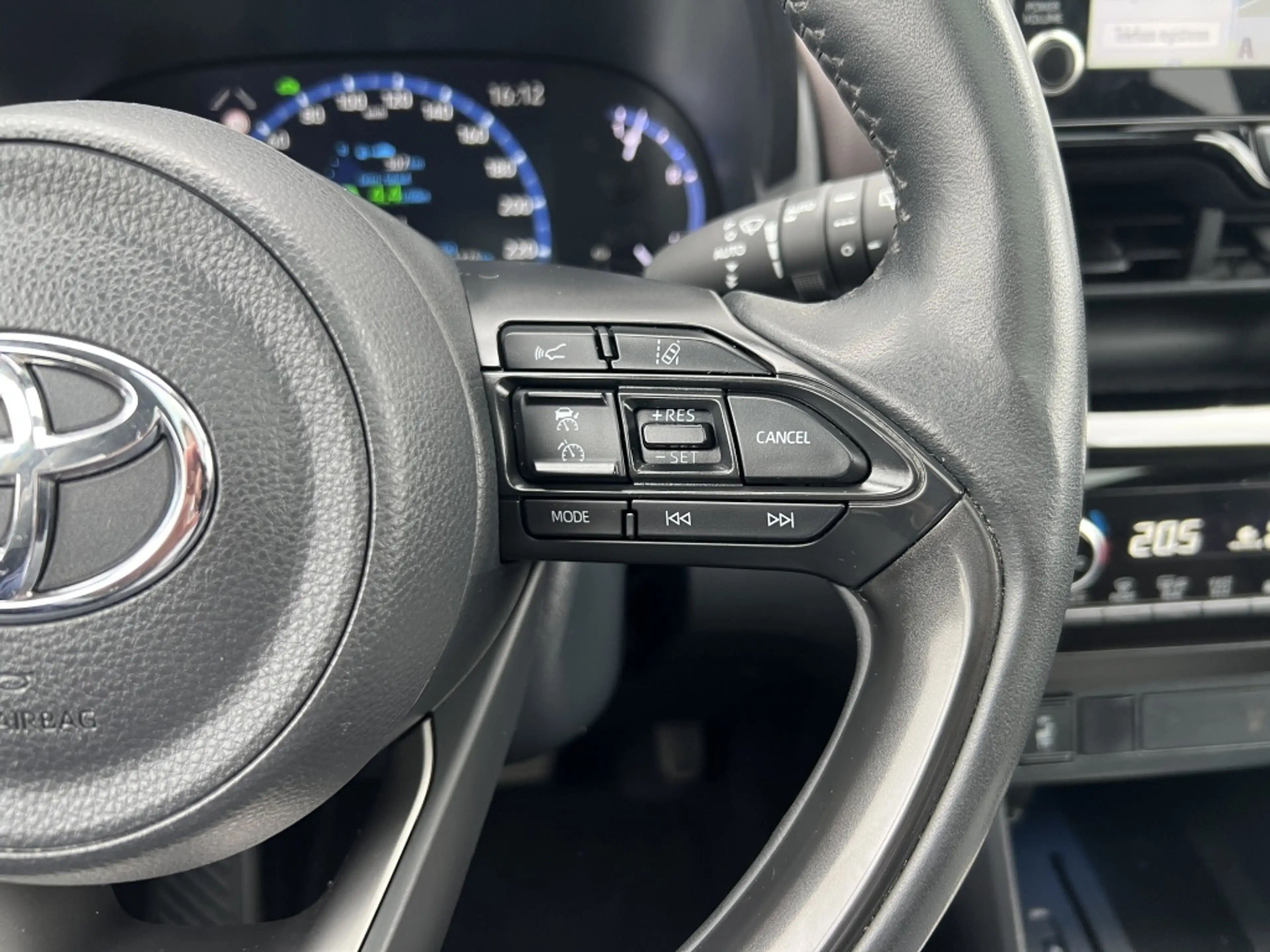 Toyota Yaris Cross 1.5 Hybrid LaunchEd. — photo 14