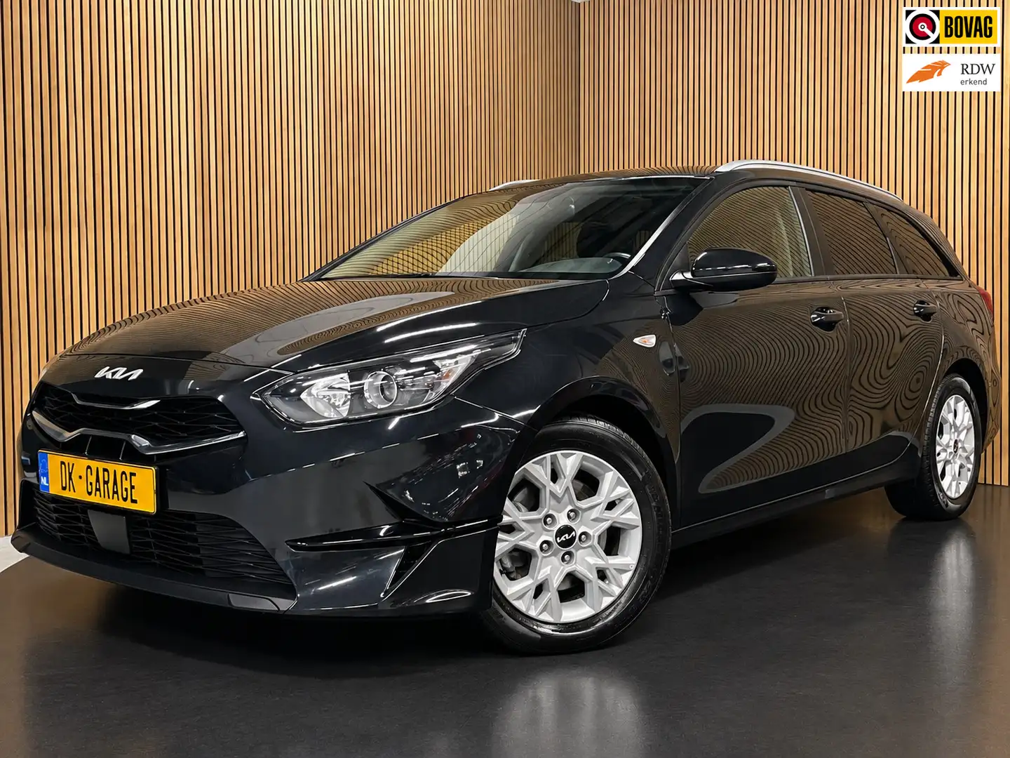 Kia Ceed SW / cee'd SW Sportswagon 1.0 T-GDi DynamicLine|APPLE CARPLAY, A Zwart - 1