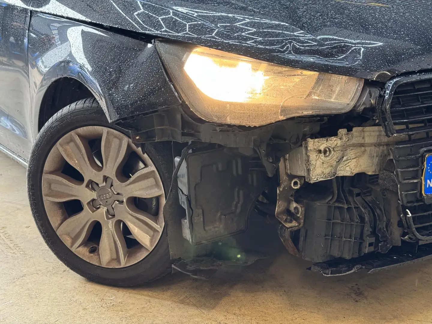 Audi A1 1.4 TFSIAmbition Pro Line Business 2010 ZWART SCHA Zwart - 2