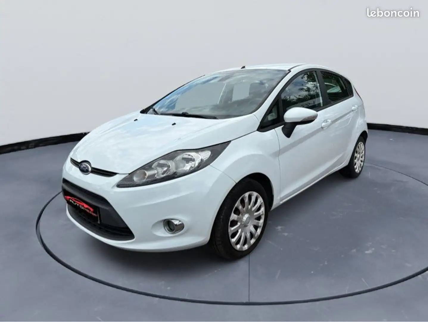 Ford Fiesta Ambiante 1.25i 82 ch Climatisation Régulateur de vitesse Radio CD Blanc - 2