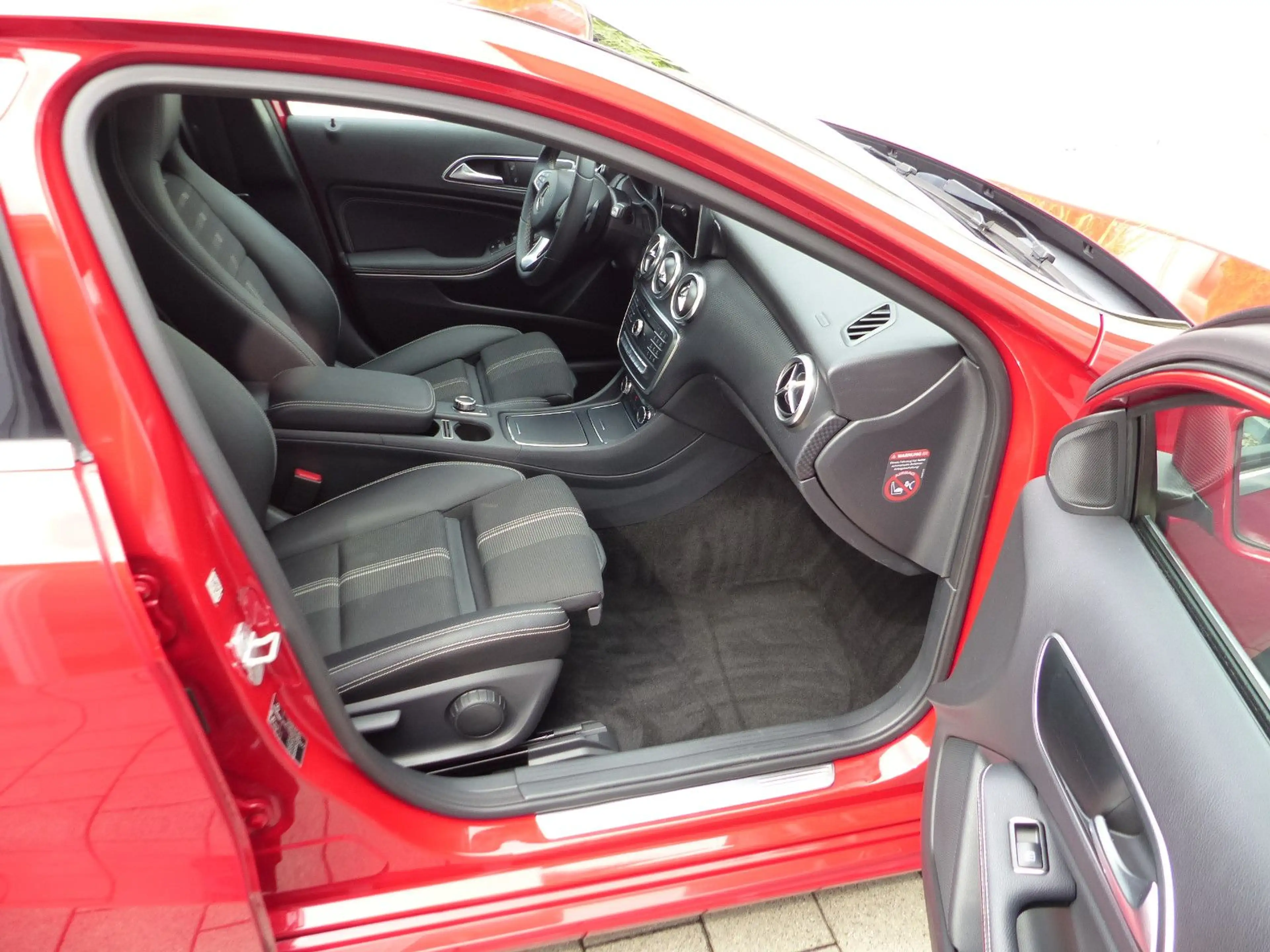 Mercedes-Benz A 180 Autom.Navi SHZ LED PDC Agility AHK schwenk — photo 6