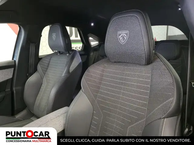 Peugeot 3008 view 4