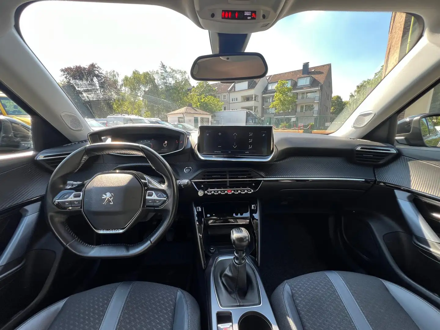 Peugeot 2008 1.2 Allure Noir - 2