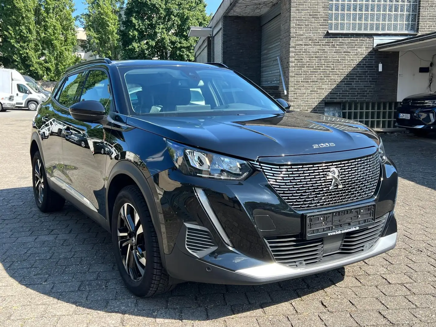 Peugeot 2008 1.2 Allure Noir - 1