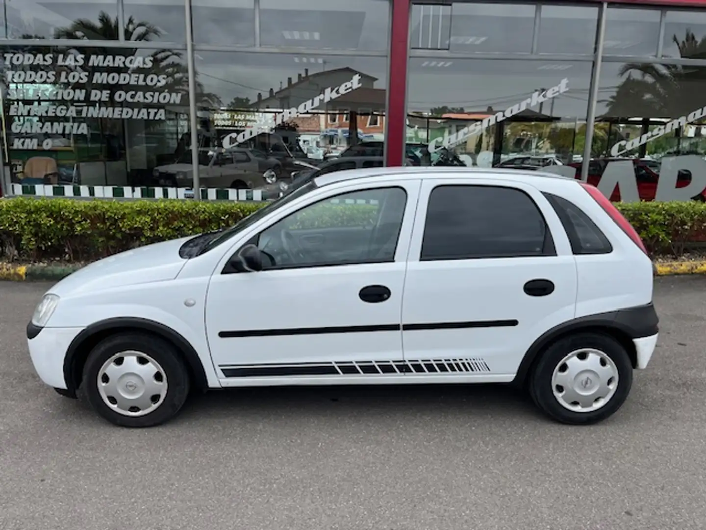 Opel Corsa 1.2 16v Club Blanco - 2