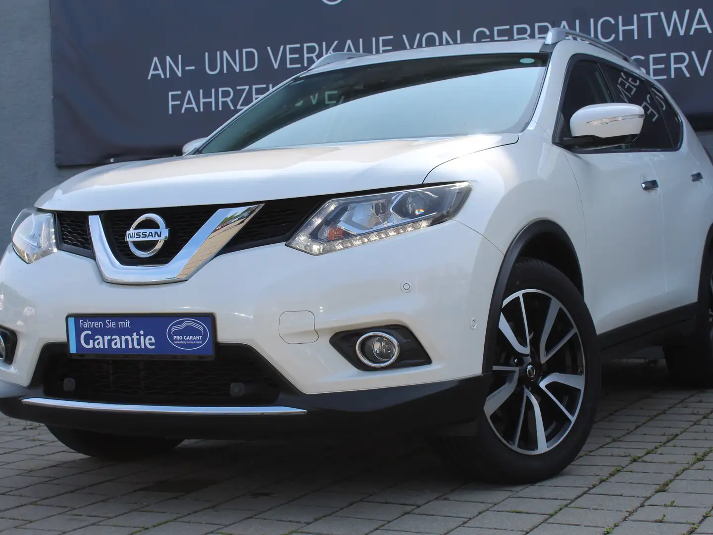Nissan X-Trail 1.6  7 SITZER Blanc - 1