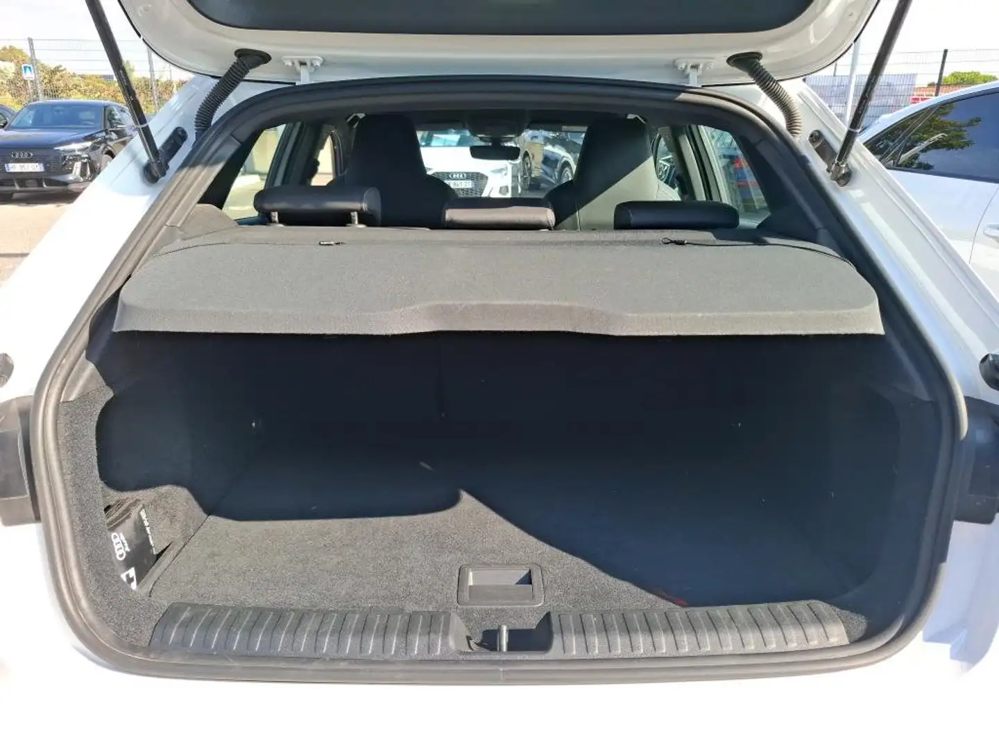 Audi A3 Audi A3 Sportback 2.0 TDI S Line Blanc - 2