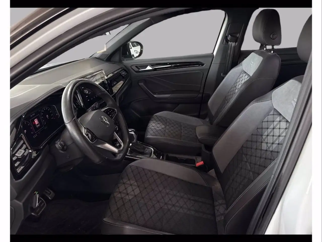 Volkswagen T-Roc 1.5 tsi r-line dsg 10