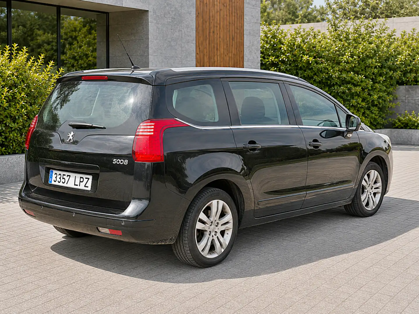 Peugeot 5008 1.6 THP Allure Aut. Negro - 2