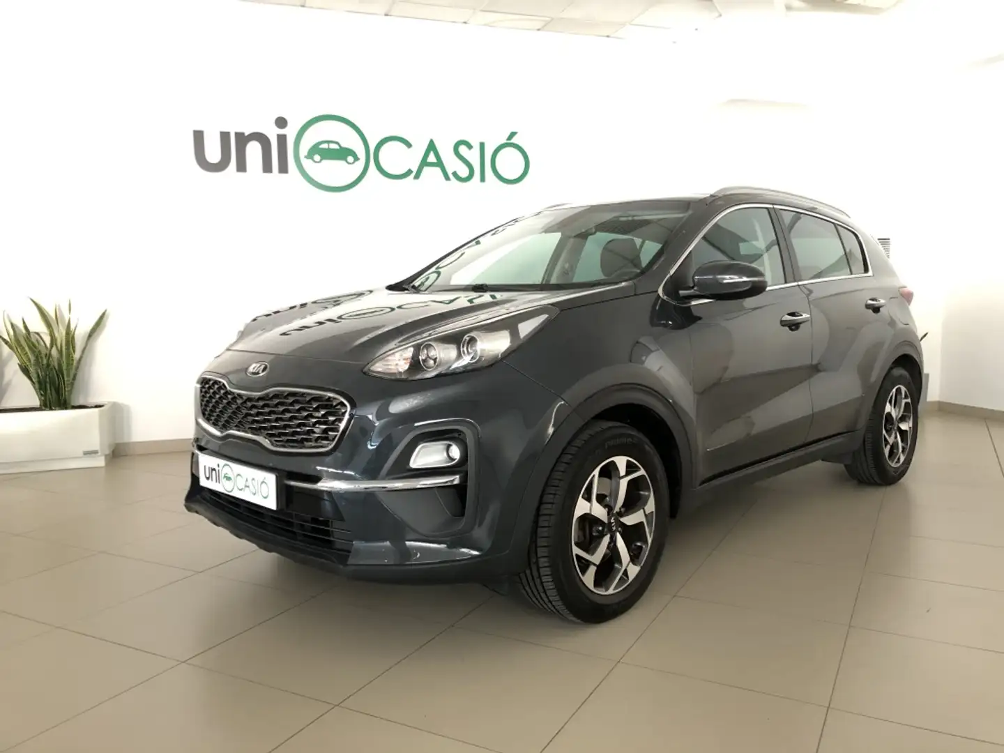 Kia Sportage 1.6 MHEV Drive 4x2 136 Gris - 1