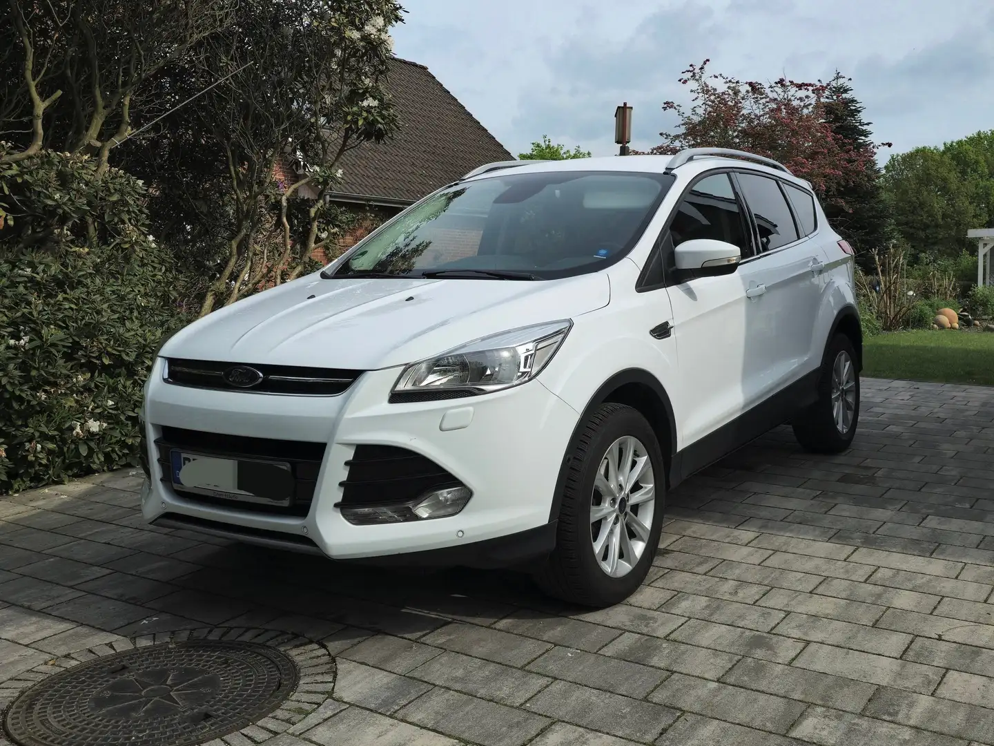 Ford Kuga Kuga 1.5 EcoBoost 2x4 Titanium Weiß - 1