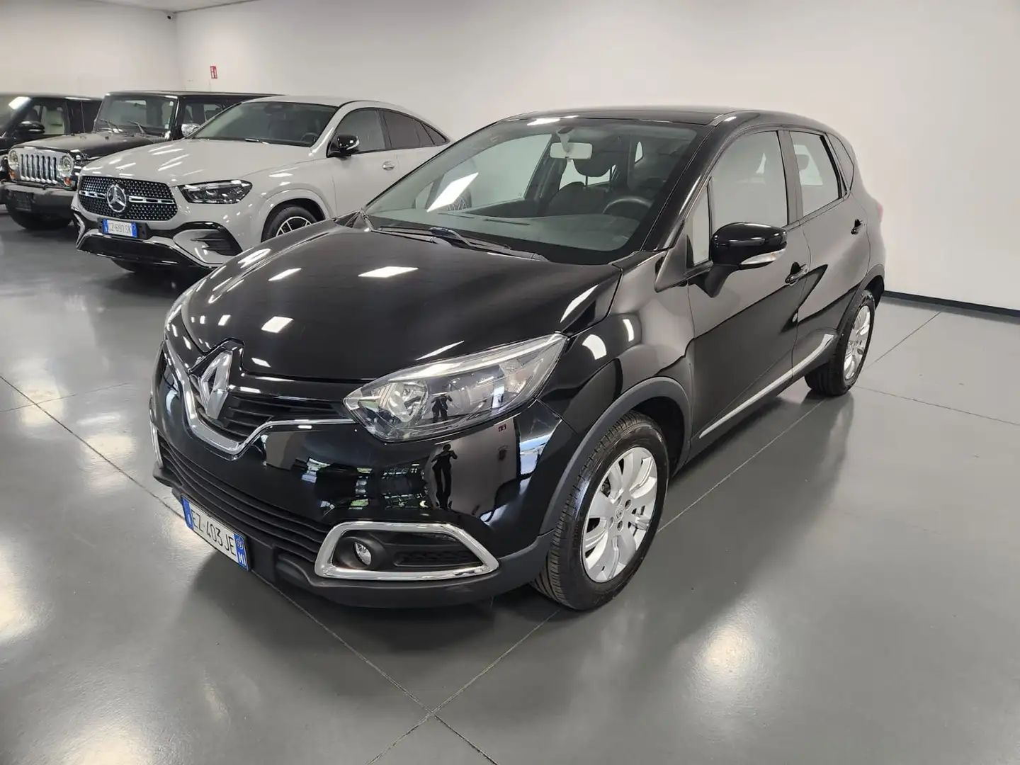 Renault Captur Captur I 2013 0.9 tce Live s+UNICO PROPRIETARIO Zwart - 1