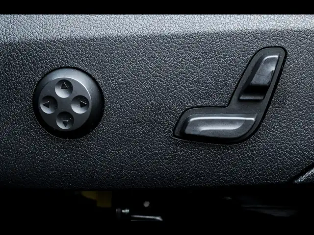 Mercedes-Benz 300 view 10