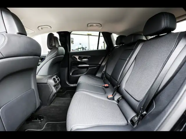 Mercedes-Benz 300 view 14