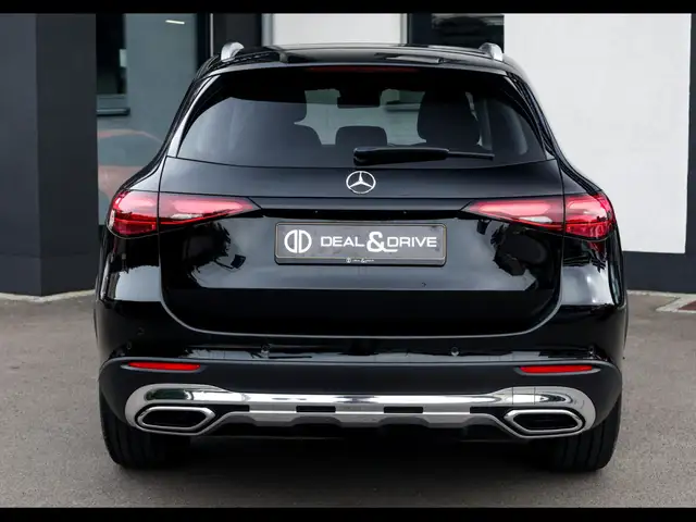 Mercedes-Benz 300 view 4