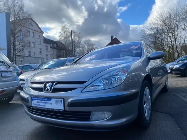 Peugeot 607 HDi*AUTOMATIK*AHK*PDC*1.HAND*SEHR GEPFLEGT