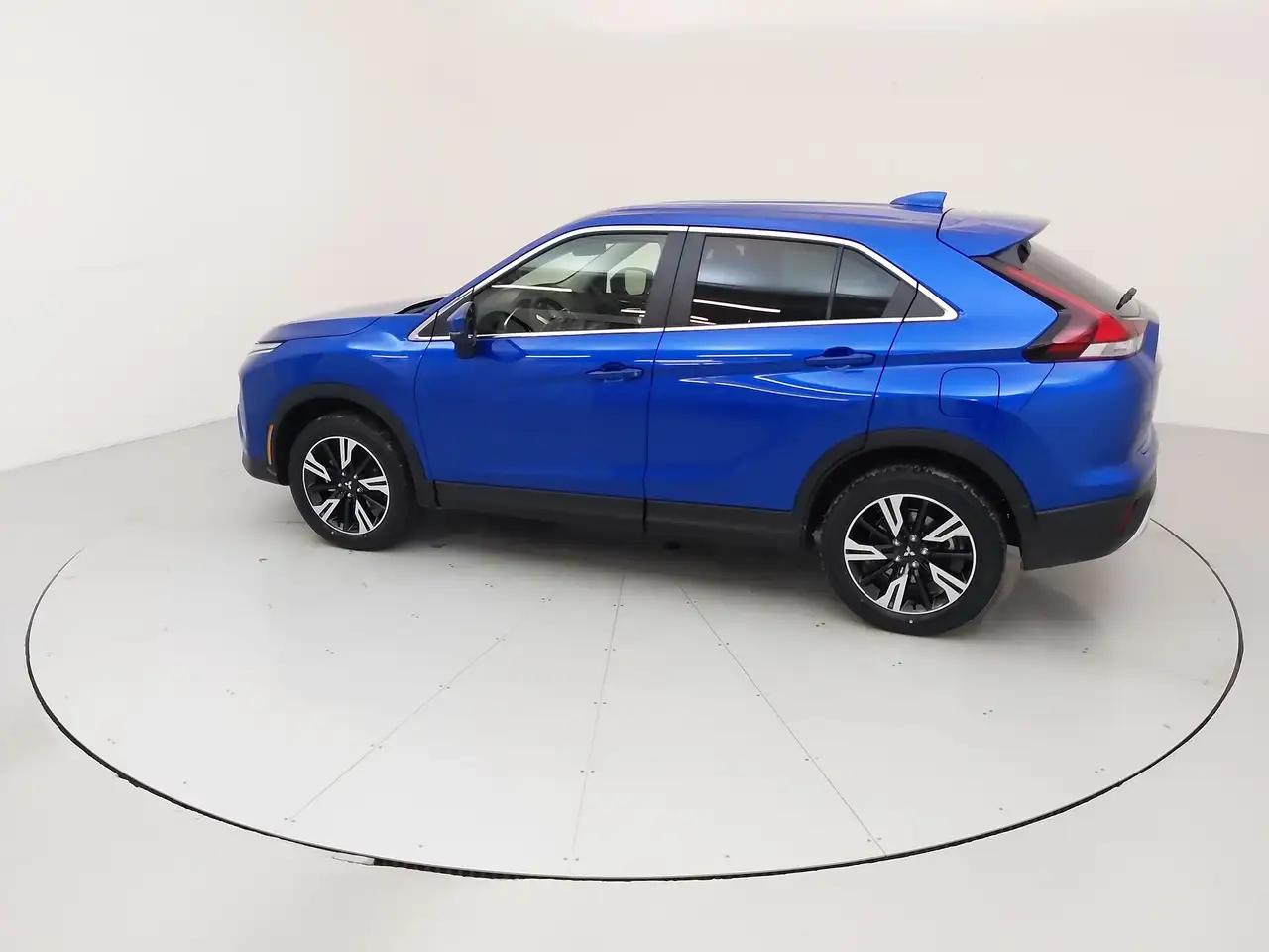 Mitsubishi Eclipse Cross снимка Mitsubishi Eclipse Cross