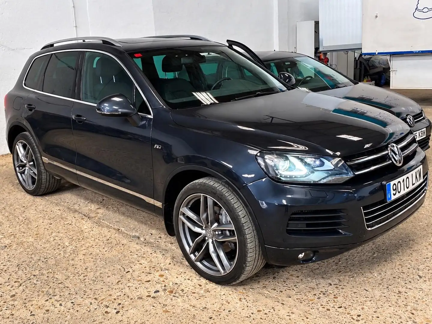 Volkswagen Touareg Touareg 3.0TDI V6 BMT Premium TerrainTech 245 Tip. Premium TerrainTech Gris - 1