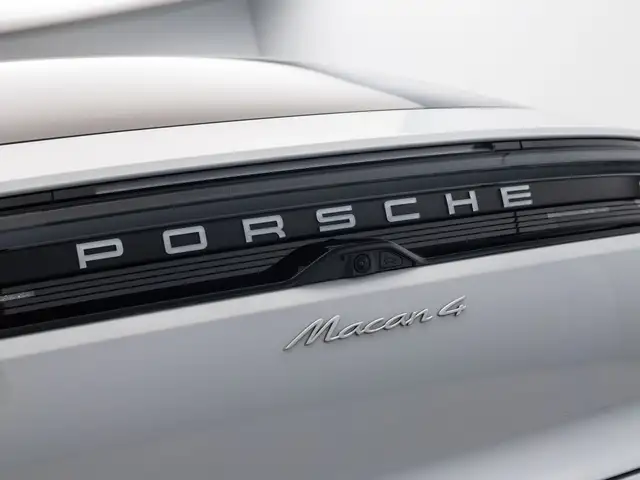 Porsche Macan view 7